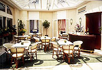 Chateau Mont Royal Hotel France - Chantilly